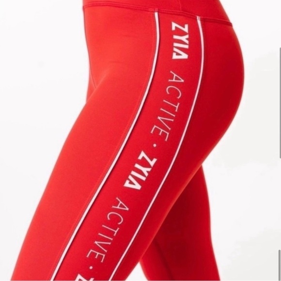 Zyia Active Light N Tight High Rise Red Logo Striped
Leggings Size 8-10 - Picture 2 of 7
